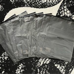 11 REUSABLE ESSENTIALS RETAIL BAGS